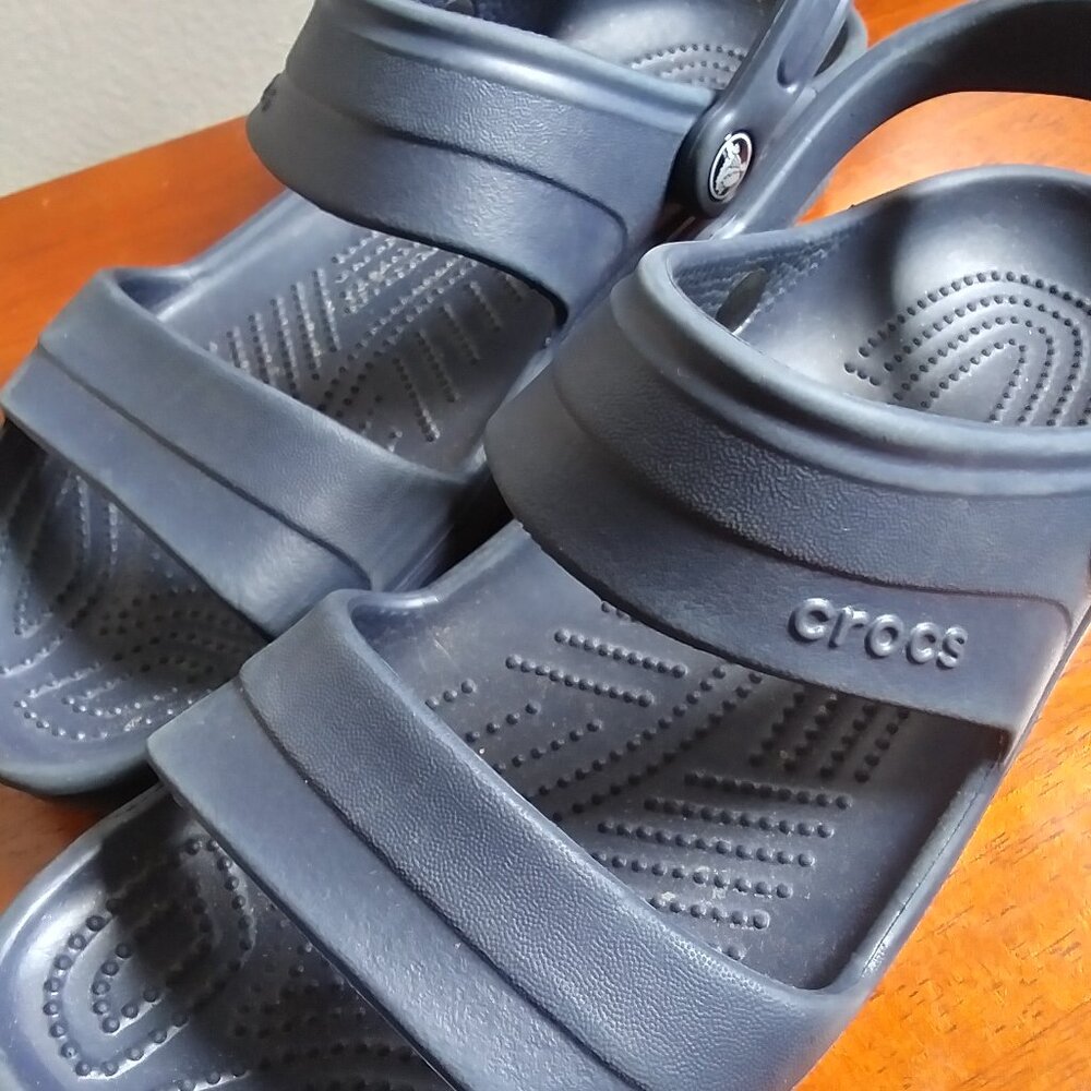 Crocs Classic Strap Open Toe Sandals Navy Blue sz 10 Men 12 Women FREE SHIPPING!
